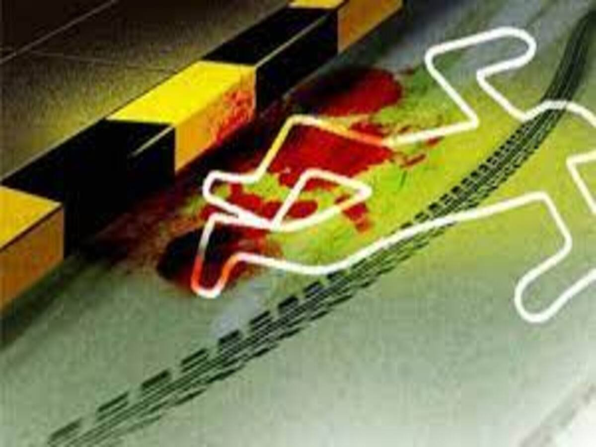 बालू लदे ट्रेक्टर के शिकार हुए दम्पति, मौके पर हुई मौत