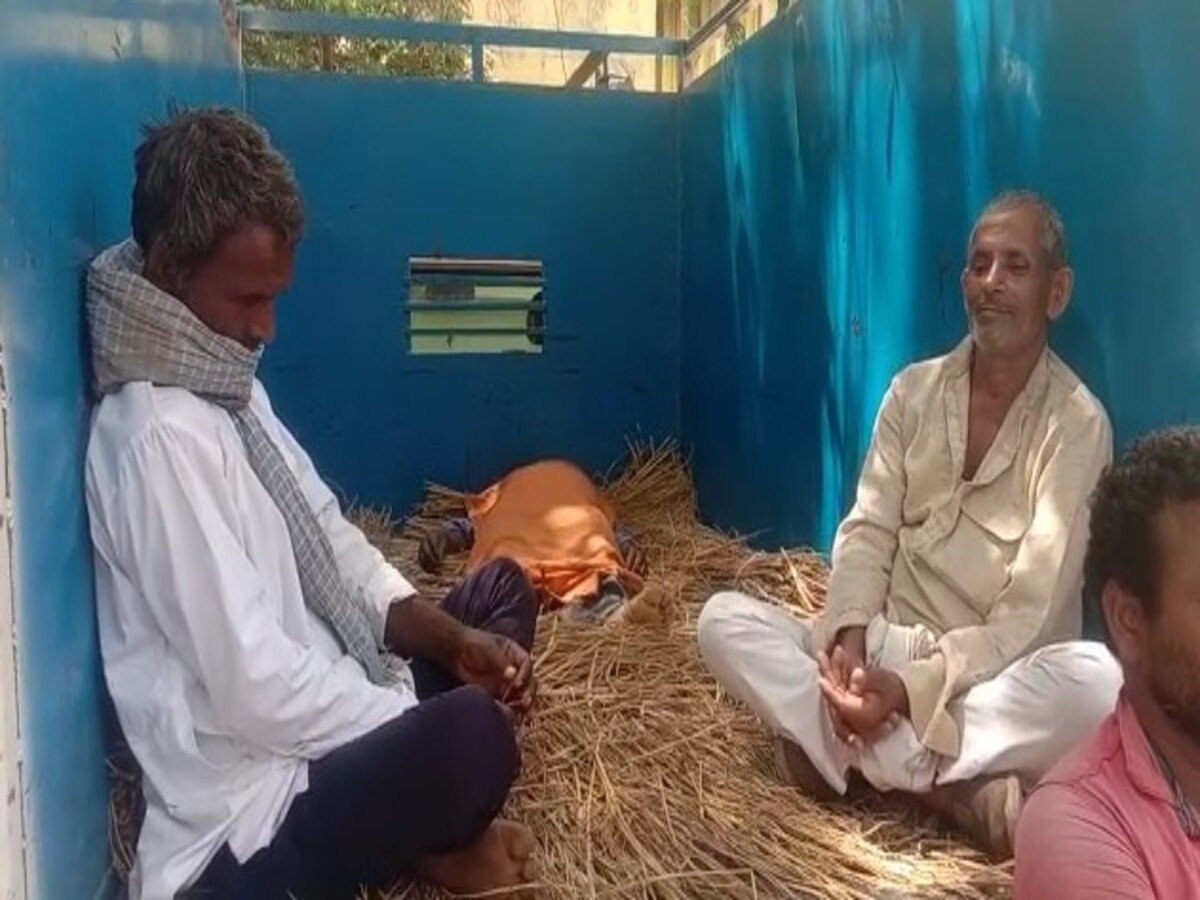 कैमूर: सवारी वाहन की छतरी पर बैठकर जा रहे एक व्यक्ति का गिरने से हुई मौत