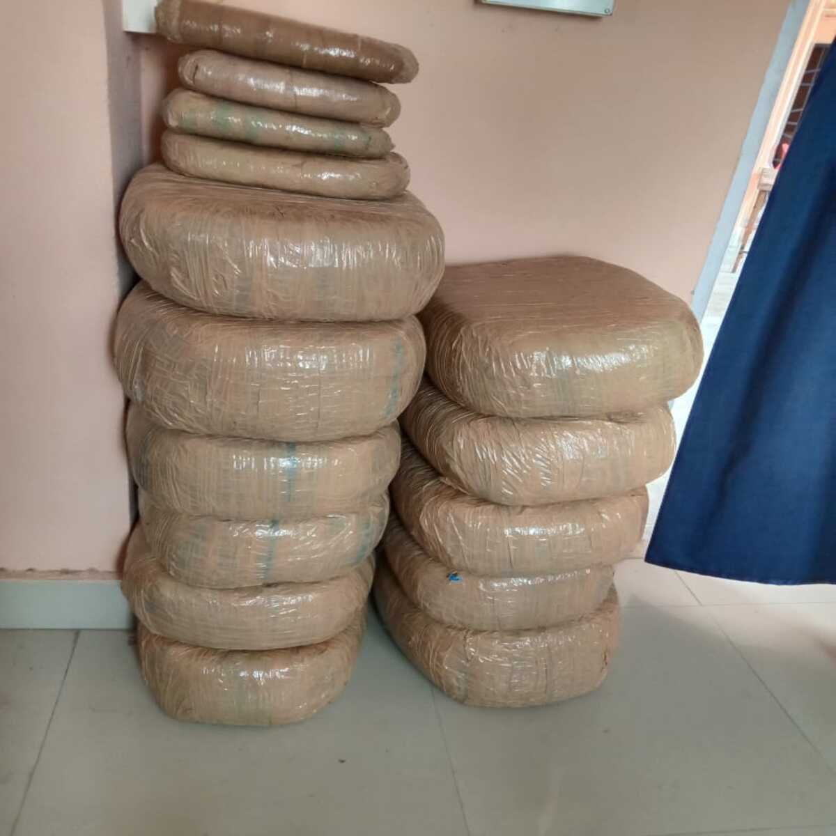रोहतास: कार की डिक्की में भर कर ले जा रहे थे 146 किलो गांजा, पुलिस ने गुप्त सुचना के आधार पर पकड़ा