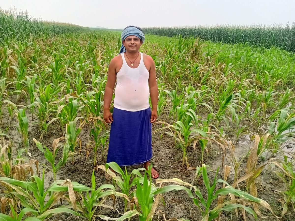 लगातार हो रही आंधी तूफान से जनजीवन हुआ अस्त व्यस्त
