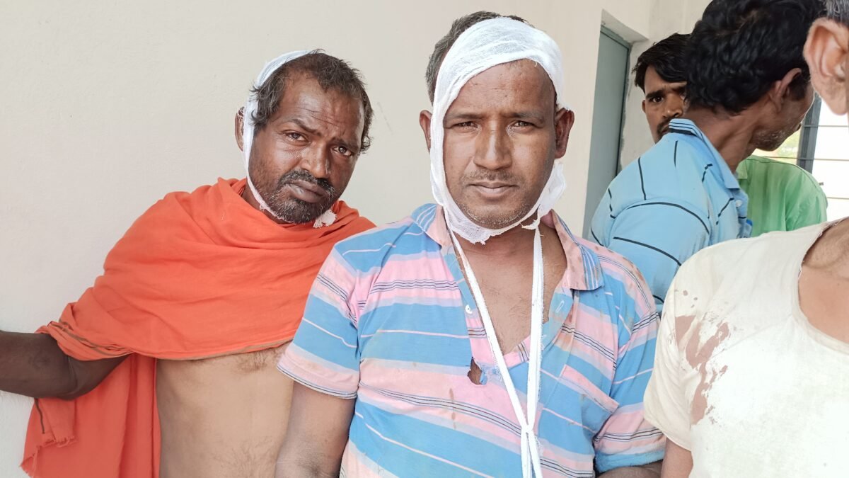 मकान बनाने के विवाद को लेकर दो पक्षों के बीच हुई जमकर मारपीट
