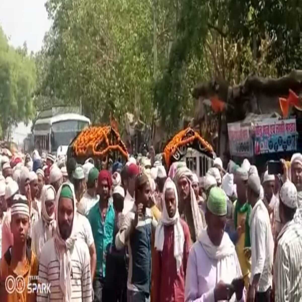 रोहतास: एक साथ दफन हुए दो दोस्त, जनाजा उठते ही रो पड़ा पूरा गांव