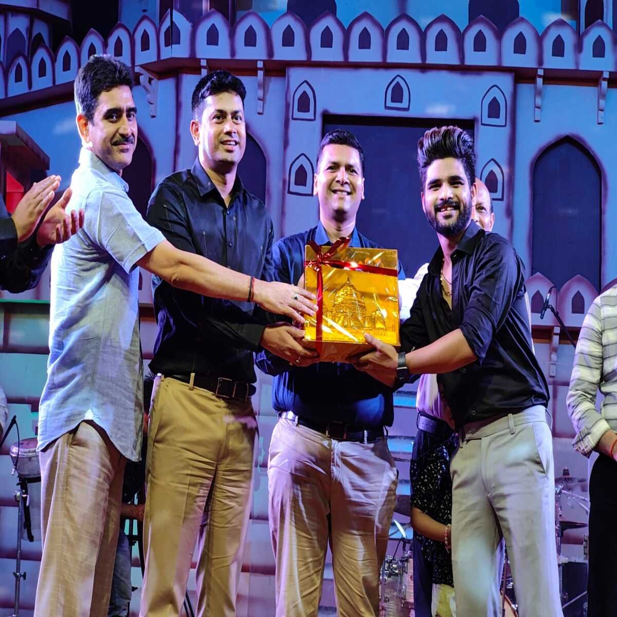 रोहतास: दुसरे दिन बॉलीवुड गायक सलमान अली और अदिति पान के सुरों की महफ़िल के साथ समाप्त हुआ शेर शाह सूरी महोत्सव