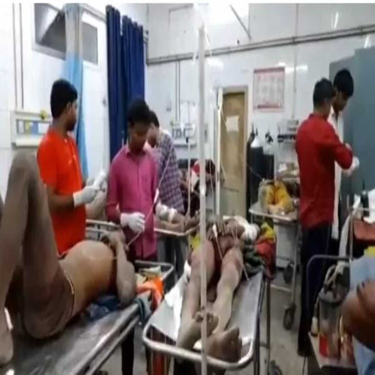 चंदौली: तेज रफ्तार के मालवाहक ने सो रहे 1 मजदूर की ली जान, 8 गंभीर रूप से घायल