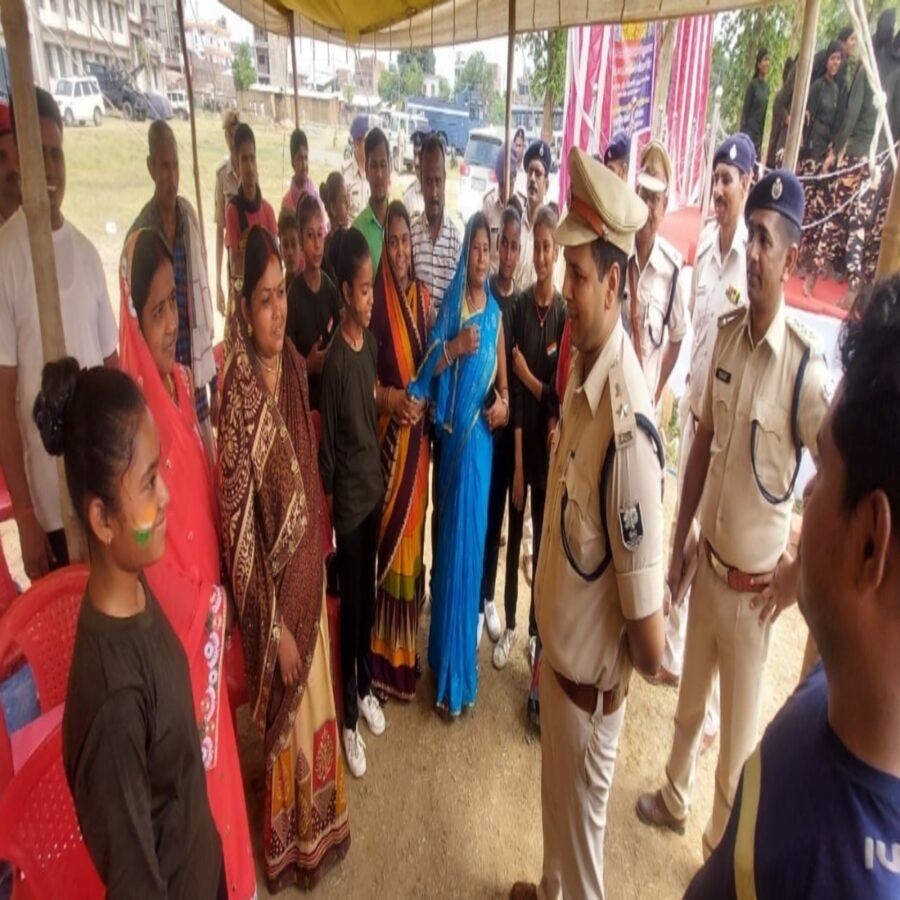 महिलाएं डरे नहीं आत्मविश्वास के साथ आगे बढ़े : एसपी
