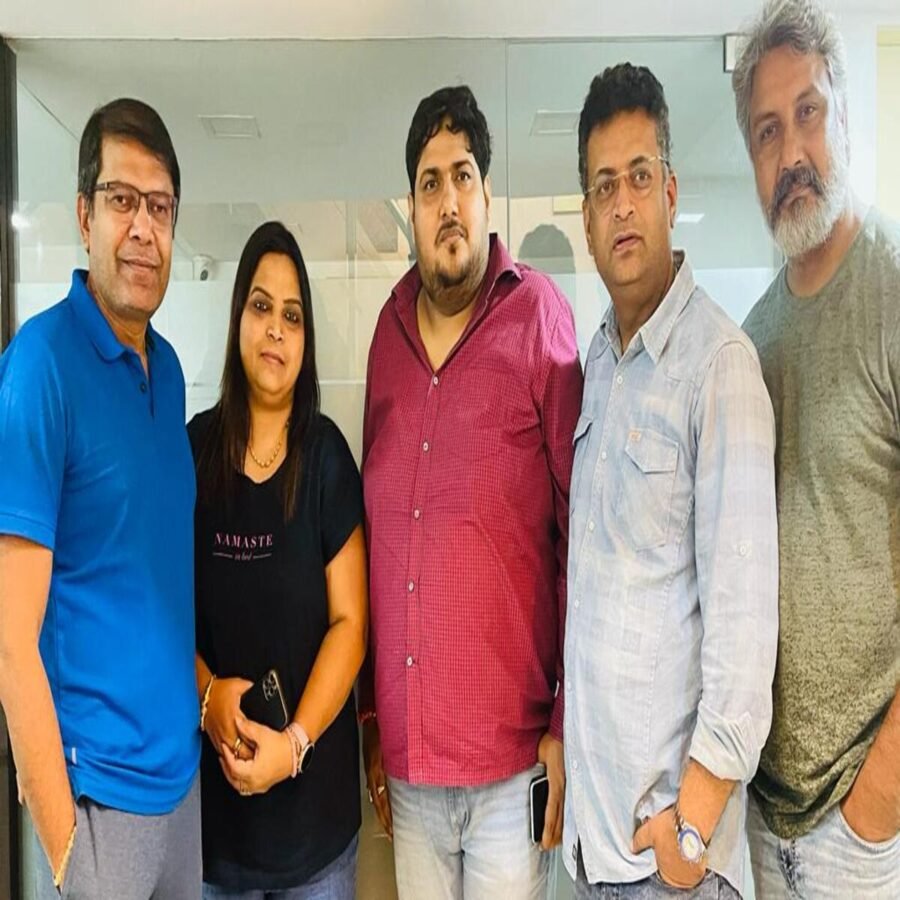 पटना: 7 बड़े सुपर स्टार पहली बार रौशन सिंह व रजनीश मिश्रा की भोजपुरी फिल्म में एक साथ आयेंगे नजर
