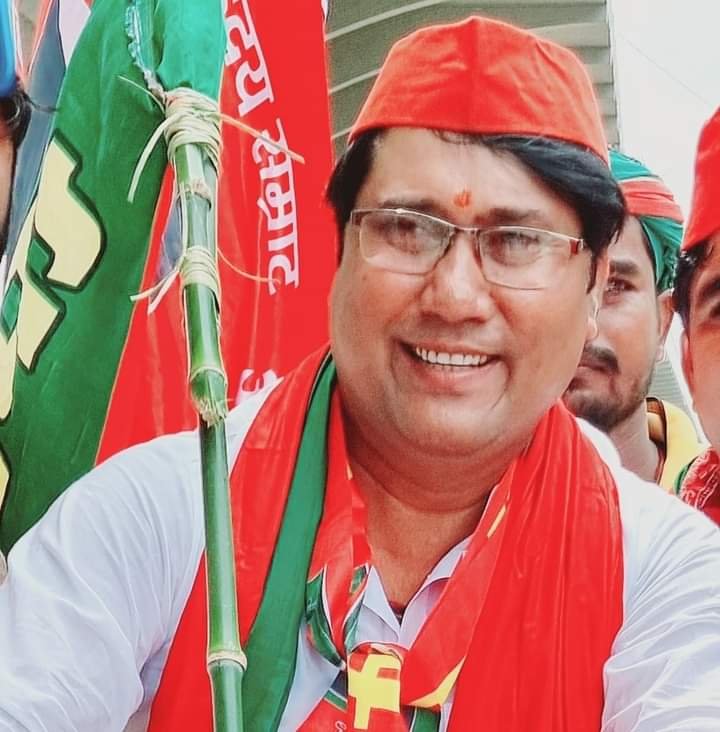 भोजपुरी बिरहा गायक विजय लाल यादव सड़क दुर्घटना में हुए घायल