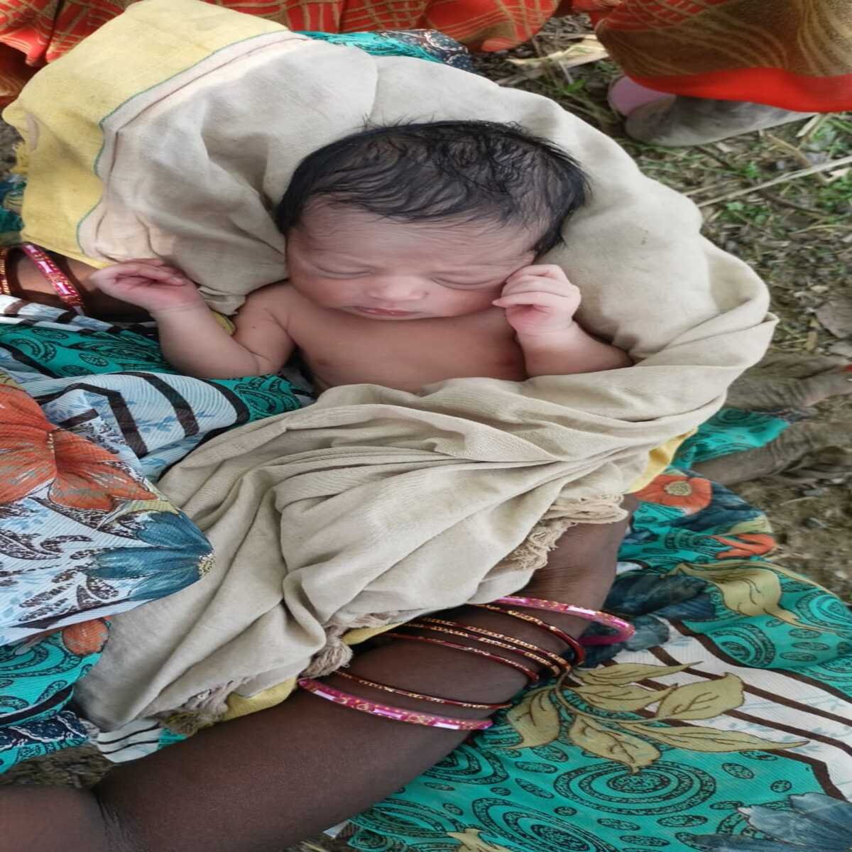 रोहतास: नहर के किनारे झाड़ियों में मिला एक नवजात शिशु
