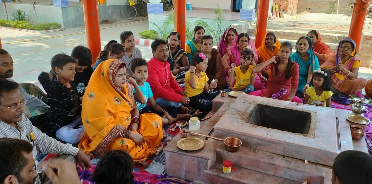 आस्था : वेद पढ़ना,सुनना और इसका अनुसरण करना ही है परम धर्म