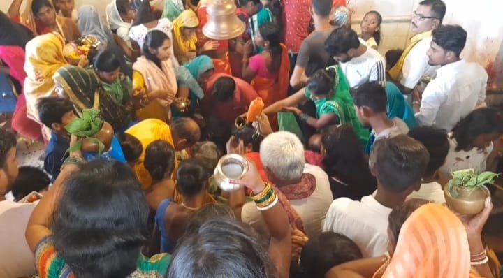भोज के पत्ता खेत मे चले जाने के कारण एक व्यक्ति की पीटपीट कर हत्या 
