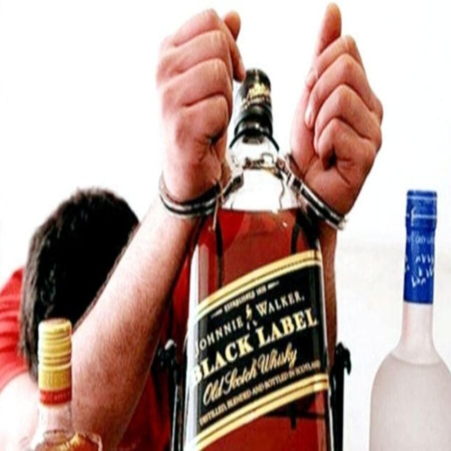 रोहतास: शराब के नशे में हंगामा कर रहे एक युवक  को पुलिस ने किया गिरफ्तार