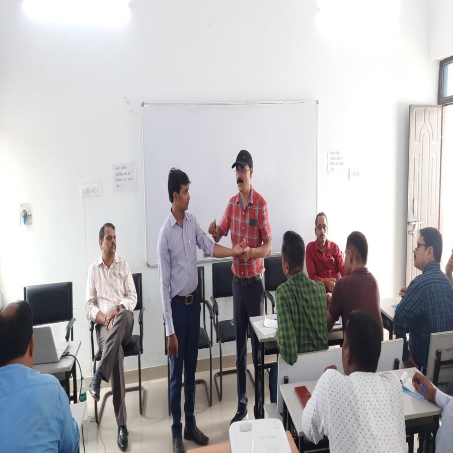 टीबी व कुष्ठ रोग से ग्रसित बच्चों का इलाज कराएगी आरबीएसके की टीम कुष्ठ के लक्षण एवं पहचान के लिए शुरू हुआ जिलास्तरीय दो दिवसीय प्रशिक्षण कार्यक्रम