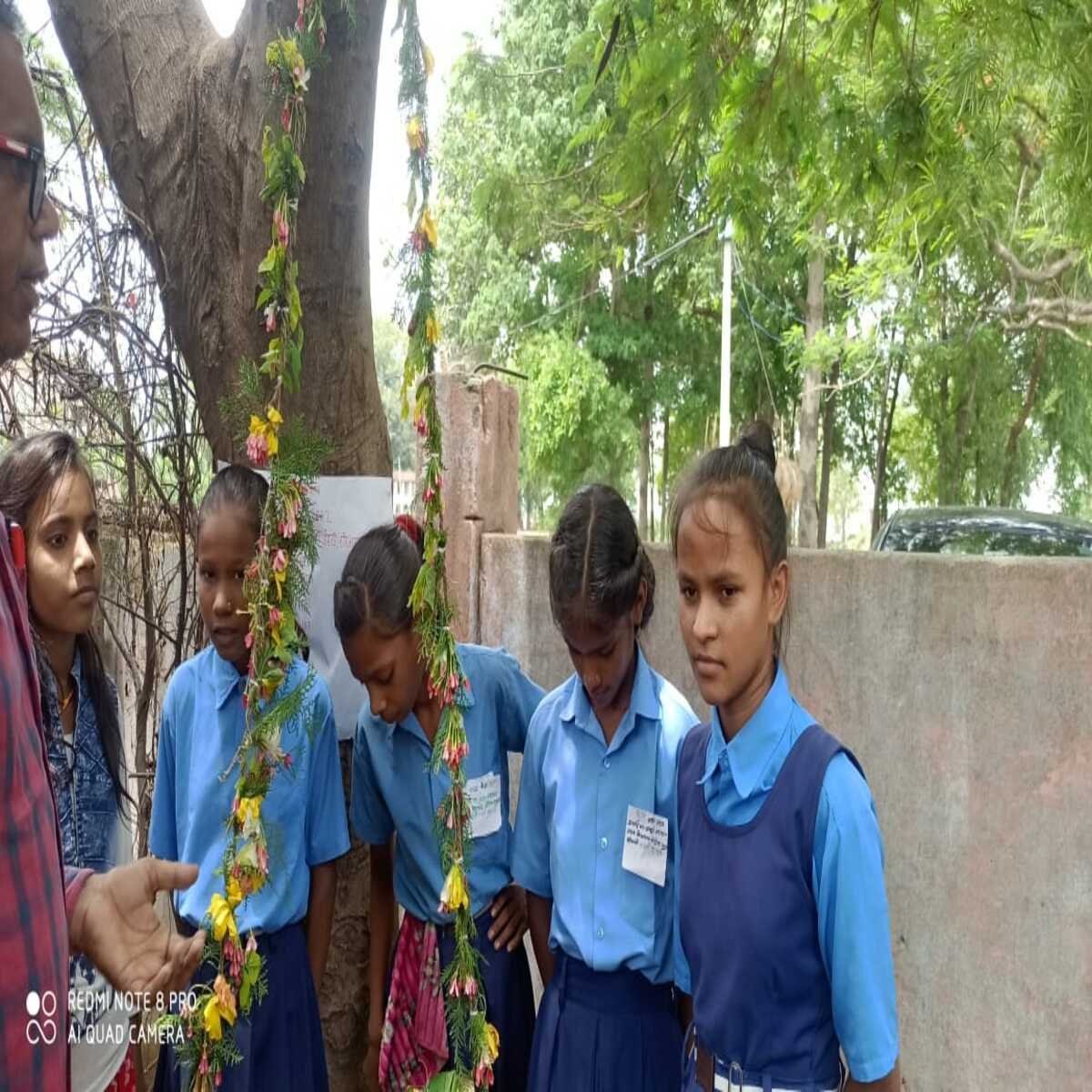 प्रतियोगिता के माध्यम से स्कूल के बच्चों ने जाना सावन का महत्व
