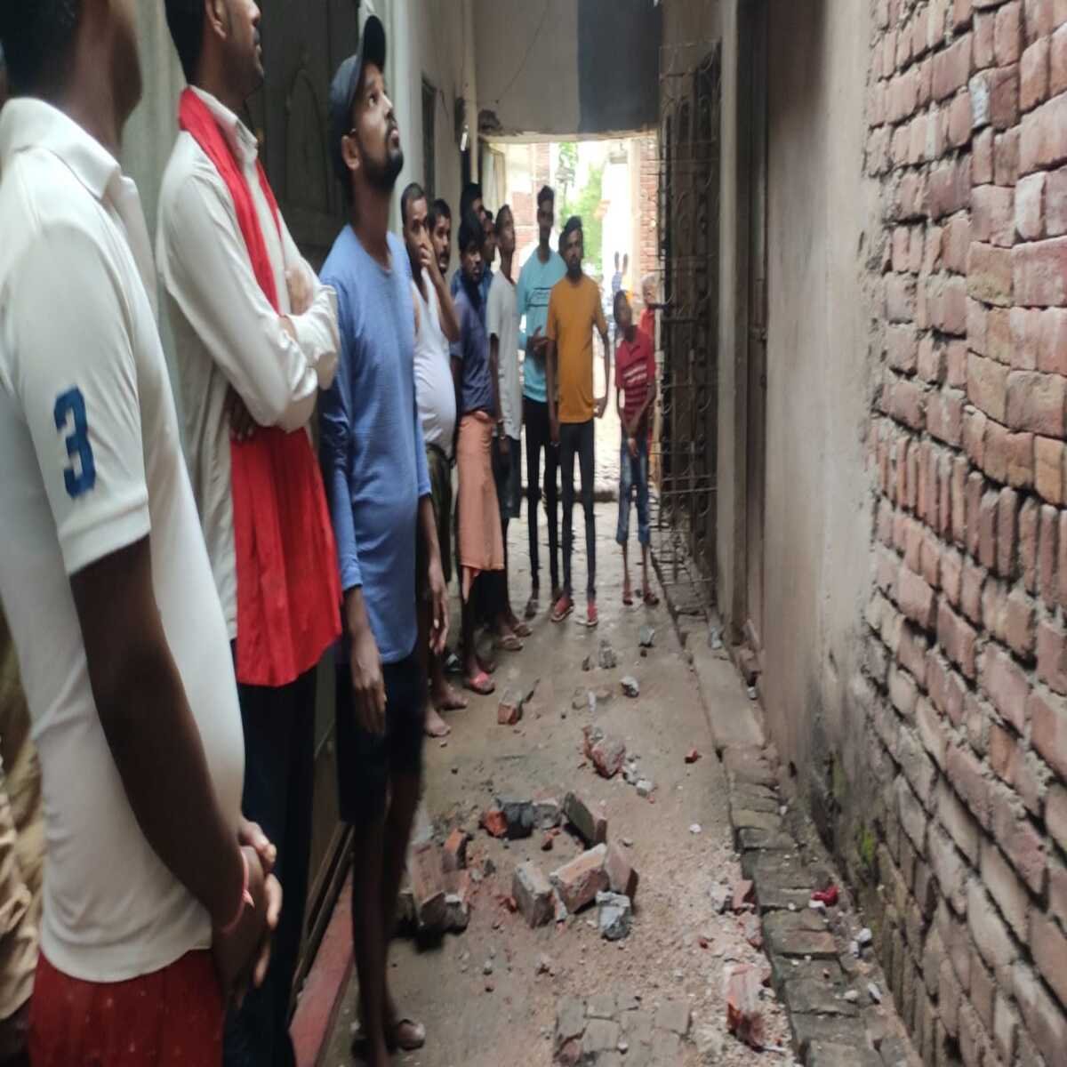 औरंगाबाद : सांस्कृतिक कार्यक्रम के दौरान विद्यालय छत की रेलिंग ढही, 17 बच्चे लहूलुहान,चार की हालत गम्भीर गया रेफर