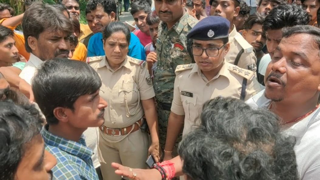 12 वर्षीय बालक की हत्या, लोगों में फूटा आक्रोश,पुलिस पर लगाए गंभीर आरोप