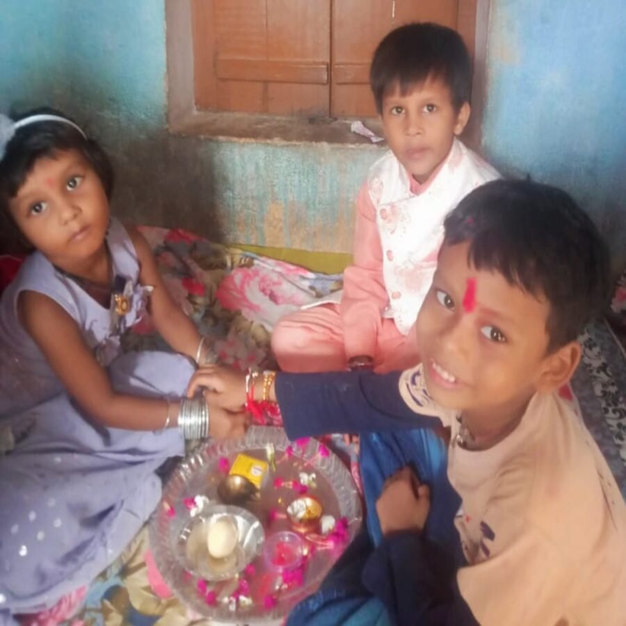 औरंगाबाद : बहना ने भाई की कलाई पे प्यार बांधा है,प्यार के दो तार से संसार बांधा है