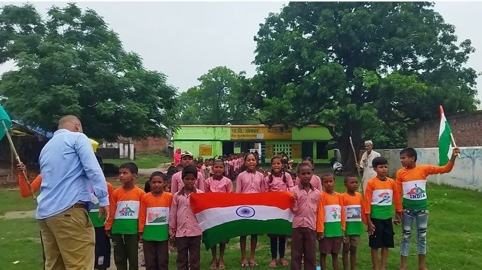 देश की आजादी में अहम योगदान देने वाले वीर सपूतों की गाथा से शिक्षकों ने बच्चों को कराया अवगत