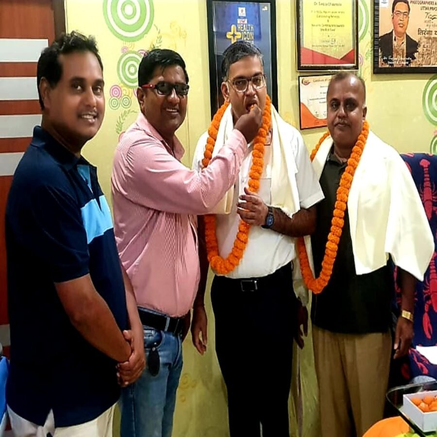 चन्दौली : राज्य दिव्यांग सलाहकार बोर्ड के नवनियुक्त सदस्य डॉ. संजय चौरसिया और डॉ. उत्तम ओझा को किया सम्मानित