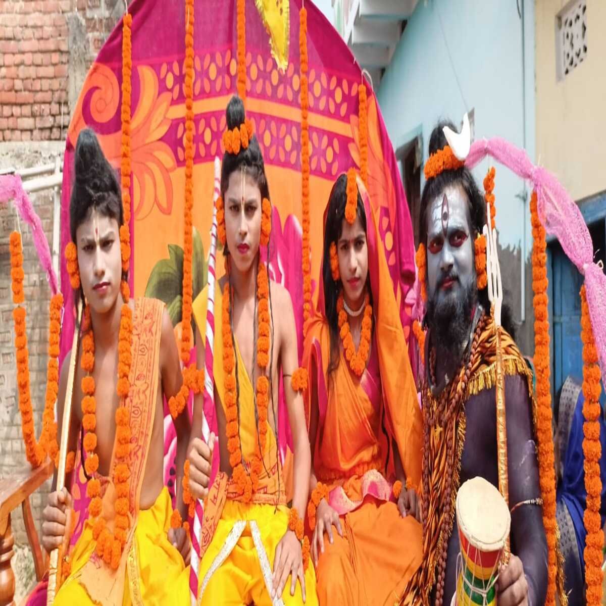 चेनारी : थानाध्यक्ष निर्मल कुमार ने क्षेत्रवासियों से सौहार्दपूर्ण वातावरण में पर्व मनाने को लेकर की अपील 
