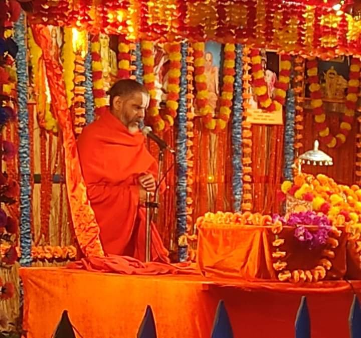आचार व्यवहार जिसके पास है वह महात्मा कहलाते है, जीयर। 