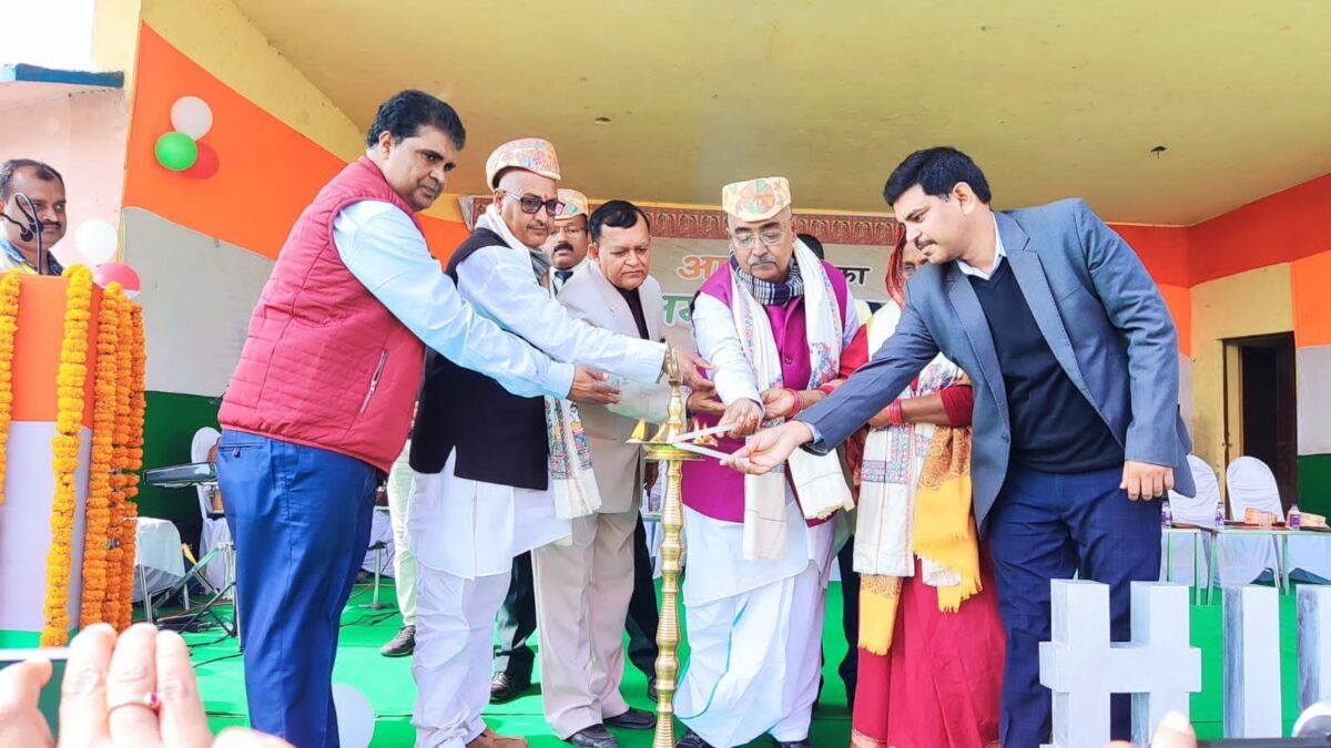 मधुबनी में पांच दिवसीय आजादी का अमृत महोत्सव फोटो प्रदर्शनी एवं सांस्कृतिक कार्यक्रम का किया गया शुभारंभ
