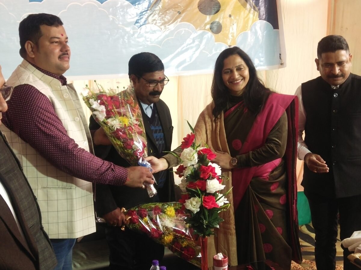 ऑक्सफ़ोर्ड कान्वेंट स्कूल में आयोजित हुआ फन फेट मेला एवं विज्ञान प्रदर्शनी:-