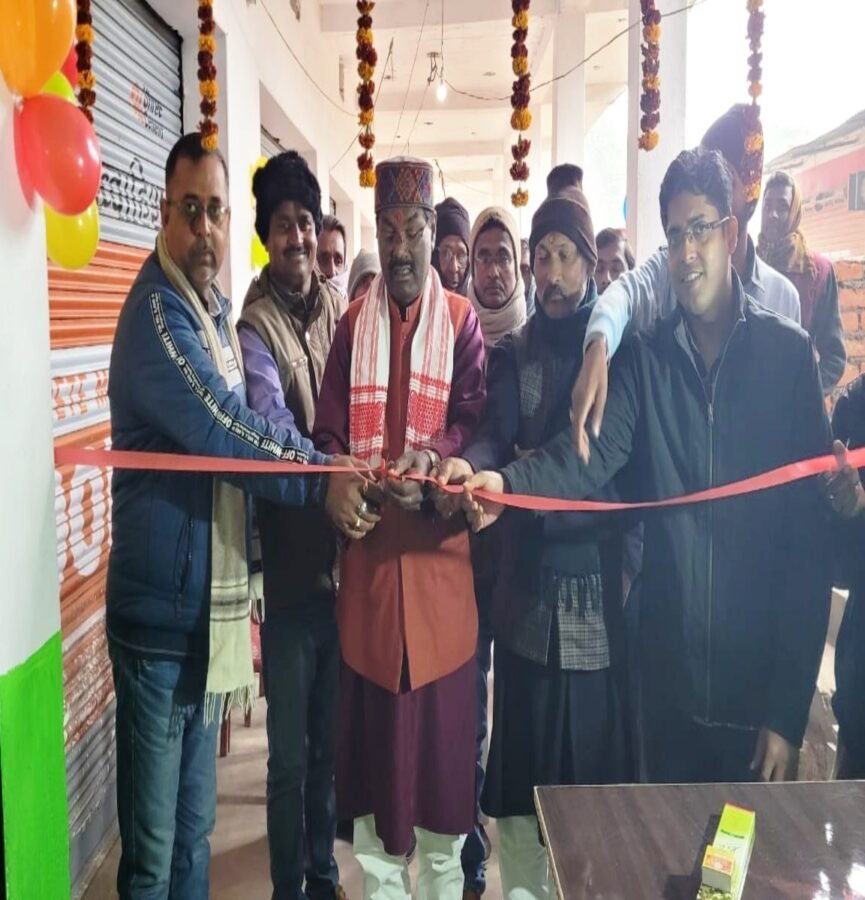 विधायक ने चिल्ड्रेन क्लिनिक का फीता काटकर किया उद्घाटन