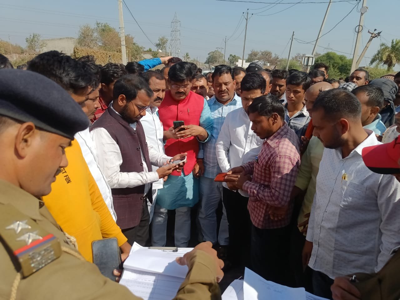 सड़क दुर्घटना में 18 वर्षीय युवक की हुई दर्दनाक मौत,