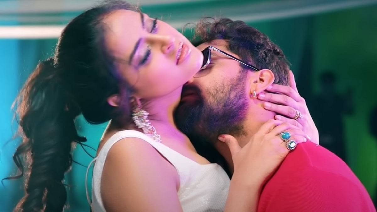 Bhojpuri Holi Song: खेसारी और यामिनी की हॉट जोड़ी ने इंटरनेट पर लगाई आग, बोल्ड सींस पर फैंस बोले..