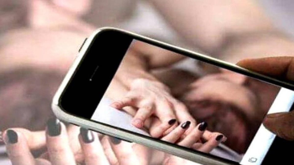 बिहार: अश्लील वीडियो वायरल करने की धमकी देना बॉयफ्रेंड को पड़ा महंगा, प्रेमिका ने सरेआम…