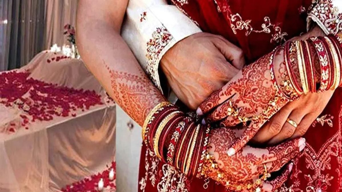 हनीमून पर आया था नव विवाहित जोड़ा, वीडियो कॉल पर बात करते हुए अचानक गायब हुई पत्नी, फिर…