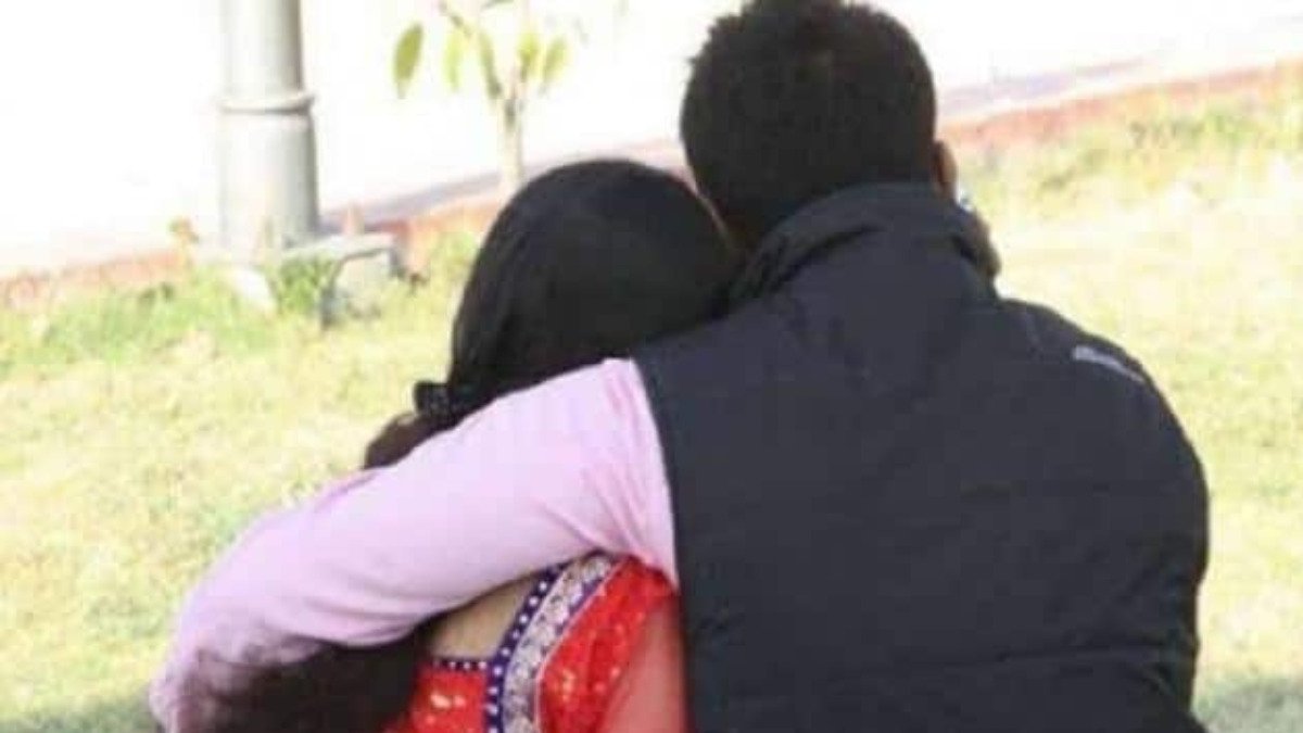युवती प्रेमी से मिलने पहुंची बिहार , पुलिस को देखकर फरार हुआ आशिक