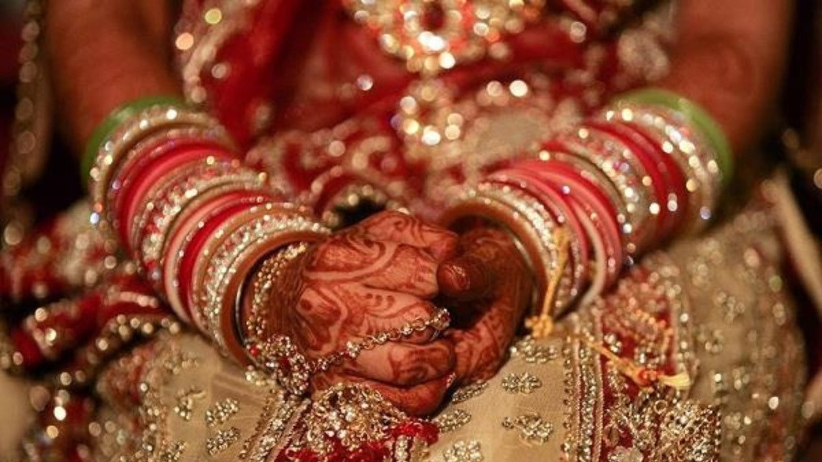 शादी में छेड़खानी के विरोध पर दूल्हे के बहनोई को किया लहूलुहान, फिर….