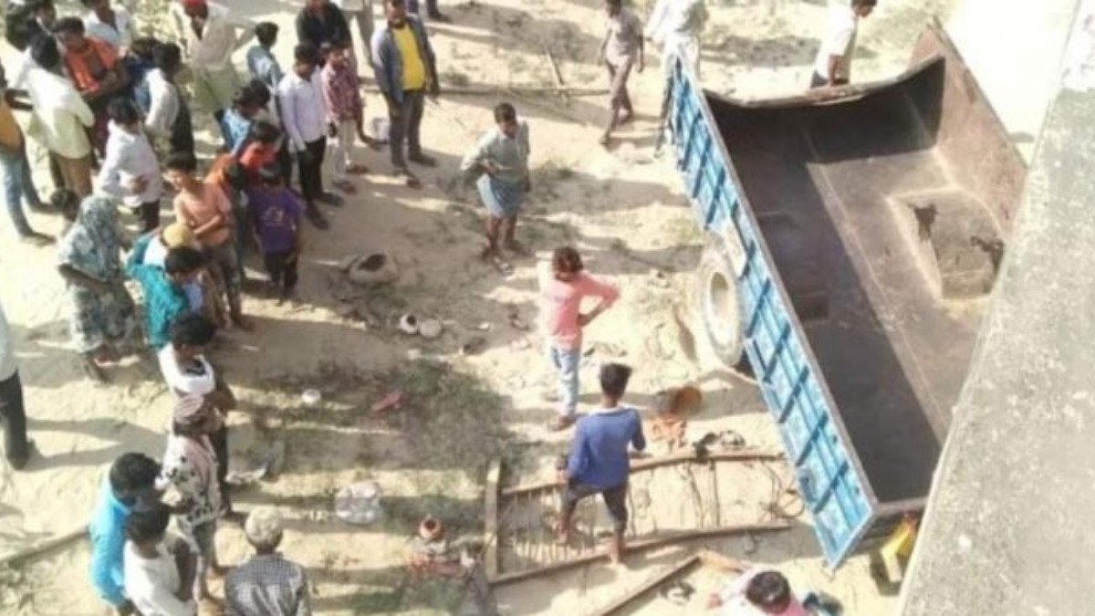Big Accident : पुल से नीचे गिरी ट्रैक्टर ट्रॉली, हादसे में 21 लोगों की दर्दनाक मौत, सीएम ने जताया दुख