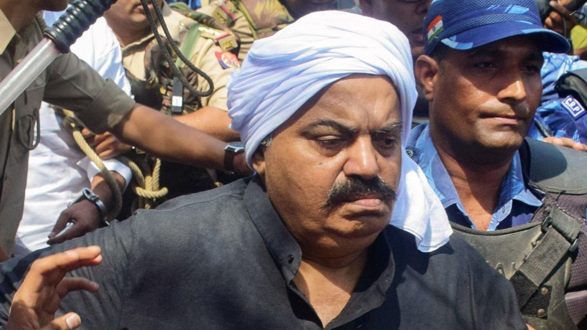 Atiq Ahmed: अतीक अहमद ने किसे देखकर हिलाया था सिर, क्या था माफिया का इशारा? होने वाला है जल्द खुलासा!