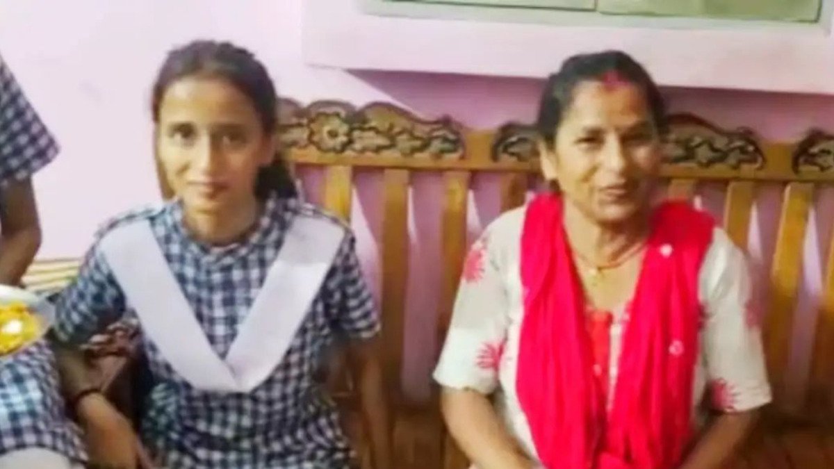 रिक्शा चालक की बेटी ने 12वीं में हासिल की 92% मार्क्स, जानिए संघर्ष भरी कहानी