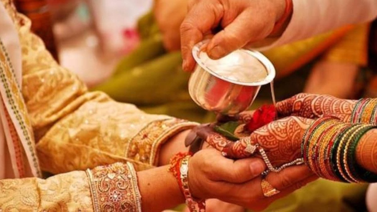 OMG: शादी के बंधन में बंधने से पहले बंधक बने दूल्हा-दुल्हन, फिर…
