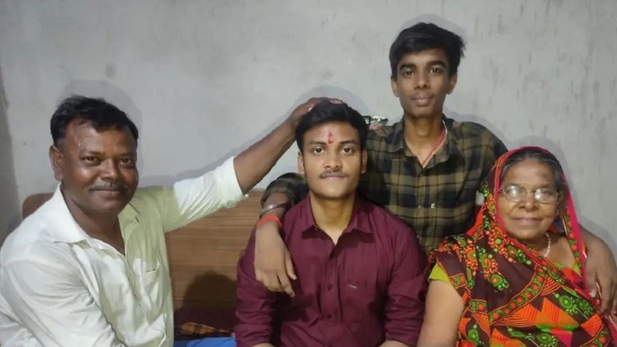 NEET Results: बिहार में ट्रैक्टर ड्राइवर के बेटे ने क्लियर की परीक्षा, जानिए सक्सेस का फार्मूला