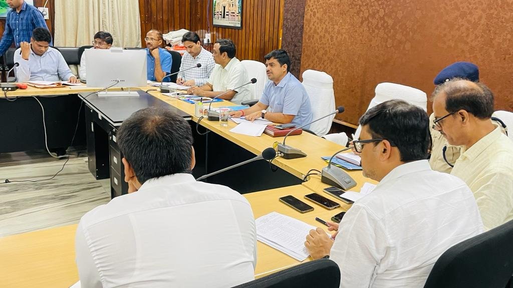 परिमार्जन में भभुआ और दाखिल ख़ारिज में रामपुर भगवानपुर रहा फिसड्डी