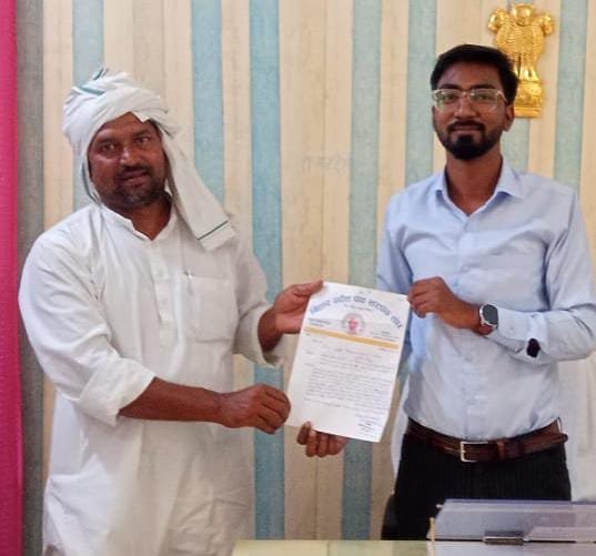 11 सूत्री मांगों को लेकर ग्राम कचहरी प्रतिनिधि 5 सितम्बर को देंगे धरना,बीडीओ को सौंपा ज्ञापन।