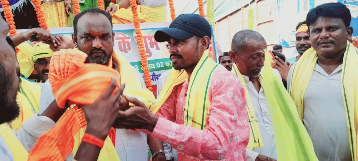 छठी के अवसर पर निकाली गई  शोभायात्रा एवं झांकी