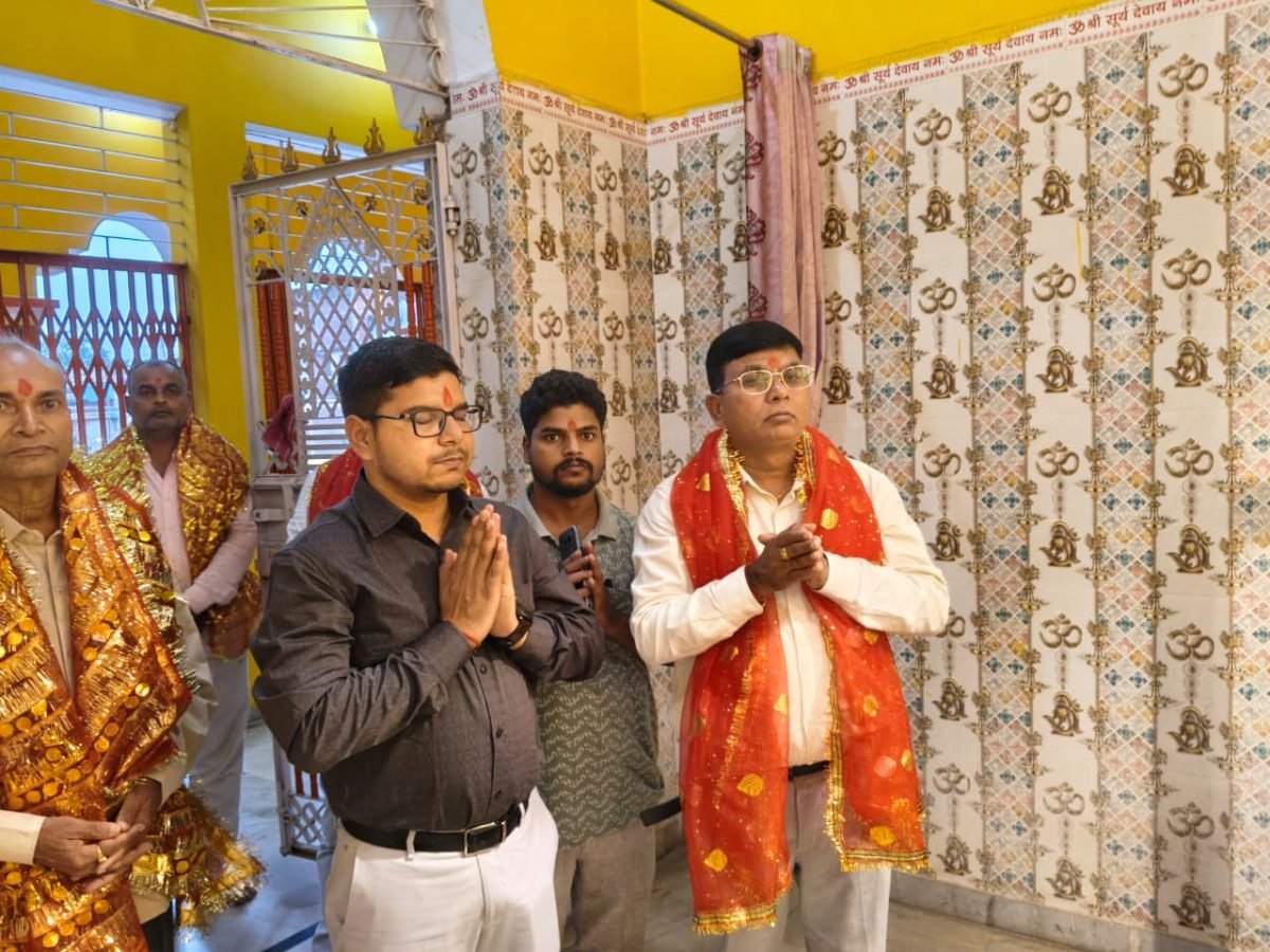 नवरात्रि तैयारी को लेकर मसौढ़ी ठाकुरबाड़ी मंदिर का एसडीएम ने किया निरीक्षण
