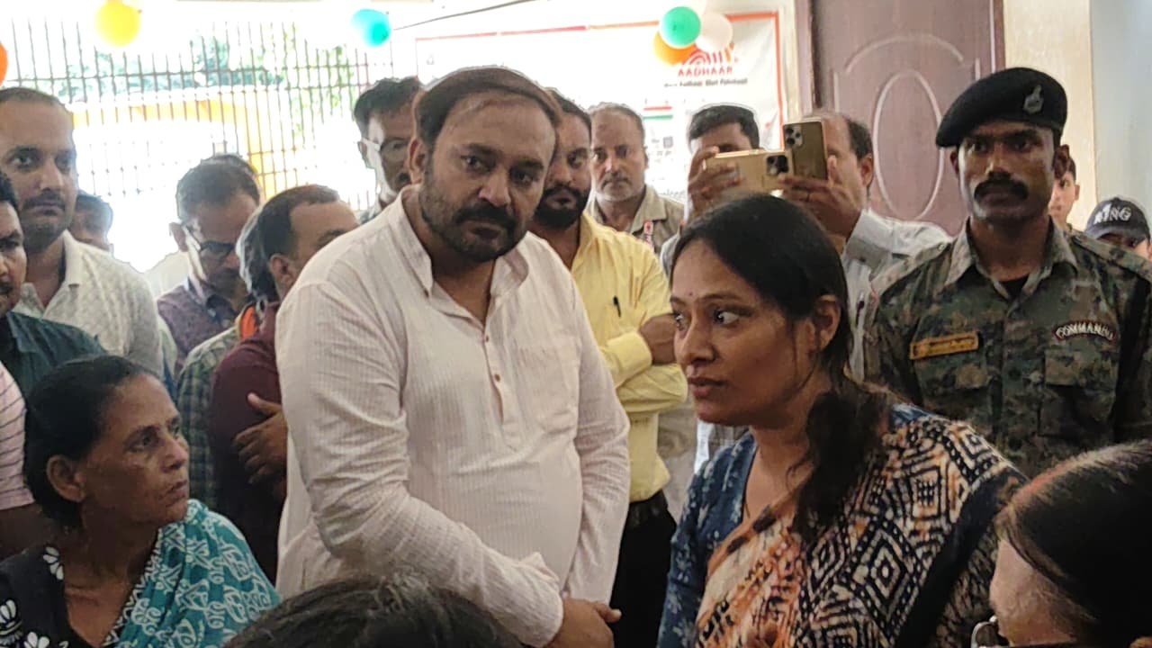 बेतिया में ‘नेकी की दीवार’ RRR केंद्र की शुरुआत, जरूरतमंदों तक पहुंचाया जाएगा उपयोगी सामान