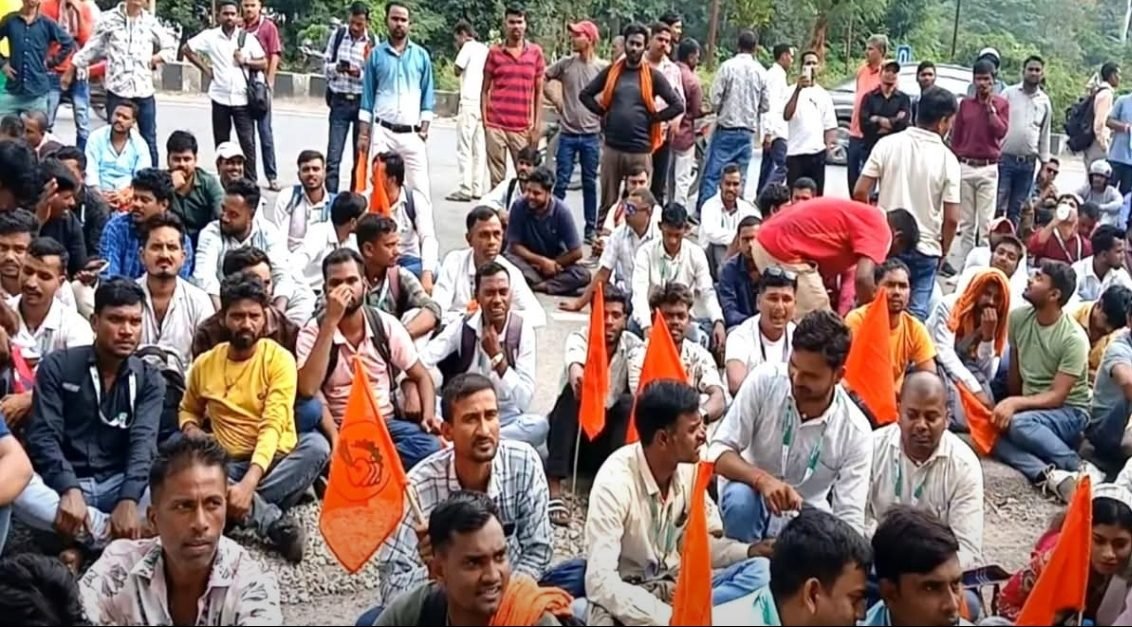 108 एंबुलेंस कर्मचारियों का NHM कार्यालय पर धरना, 21 अक्टूबर से अनिश्चितकालीन हड़ताल का ऐलान
